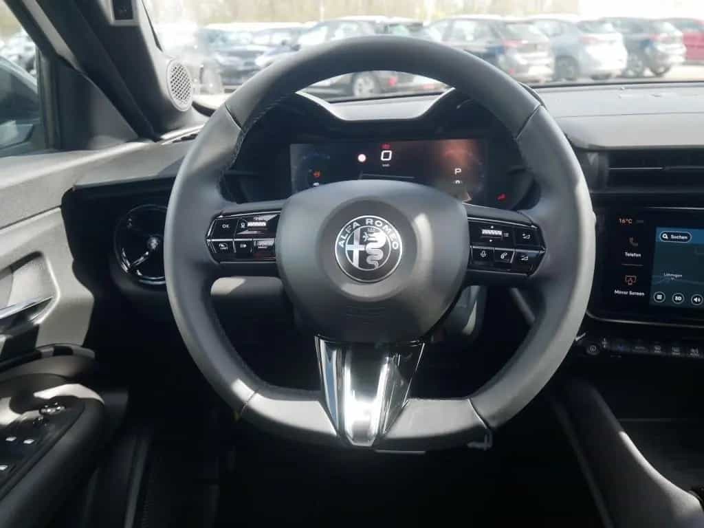 Alfa Romeo Junior IBRIDA Q4 TI 1.2 VGT 145PS DCT6 SCHIEBEDA 05/2026-photo-19