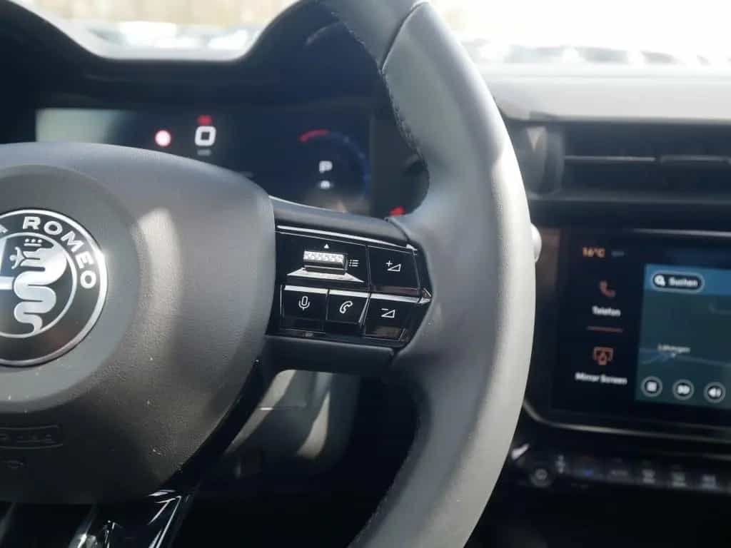 Alfa Romeo Junior IBRIDA Q4 TI 1.2 VGT 145PS DCT6 SCHIEBEDA 05/2026-photo-21