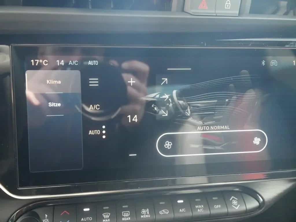 Alfa Romeo Junior IBRIDA Q4 TI 1.2 VGT 145PS DCT6 SCHIEBEDA 05/2026-photo-27