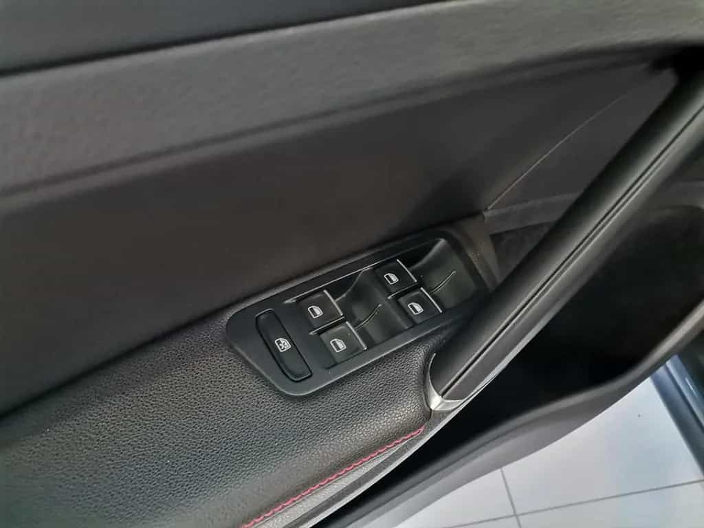 Volkswagen Golf 2.0 FSI GTI Performance BMT Winter|Xenon|Na 06/2015-photo-19