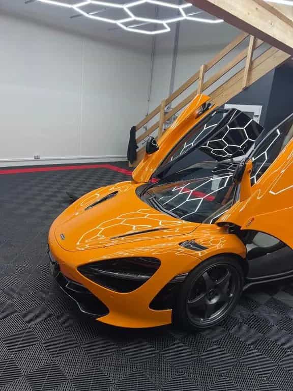 McLaren 720S 10/2020-photo-1