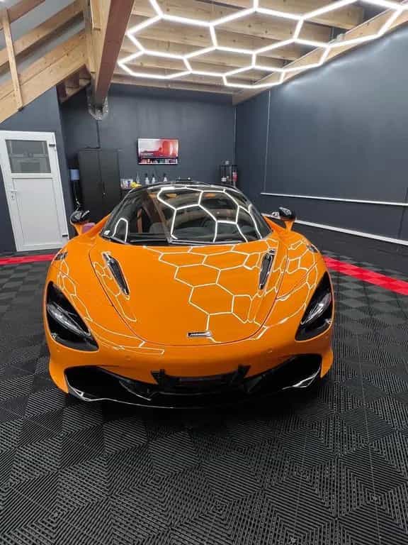 McLaren 720S 10/2020-photo-3