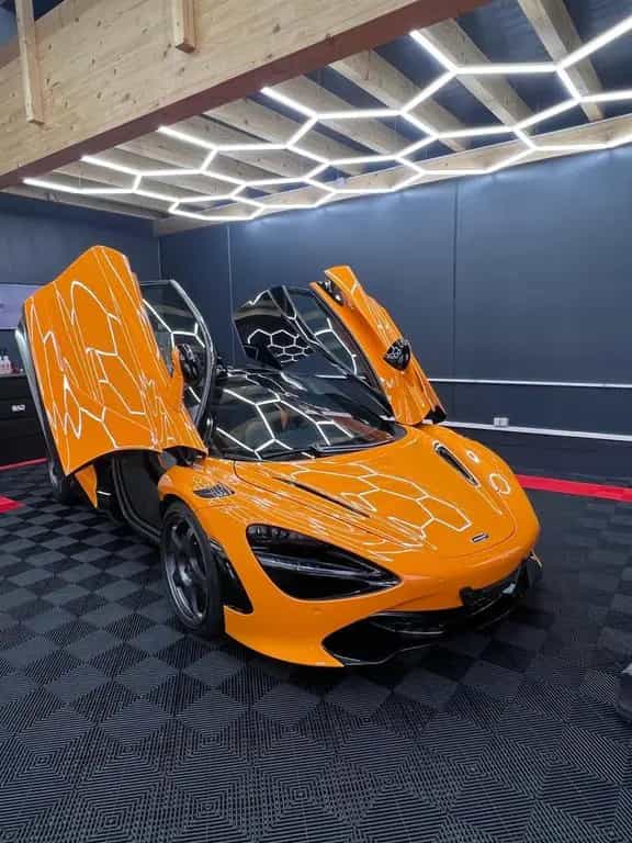 McLaren 720S 10/2020-photo-4