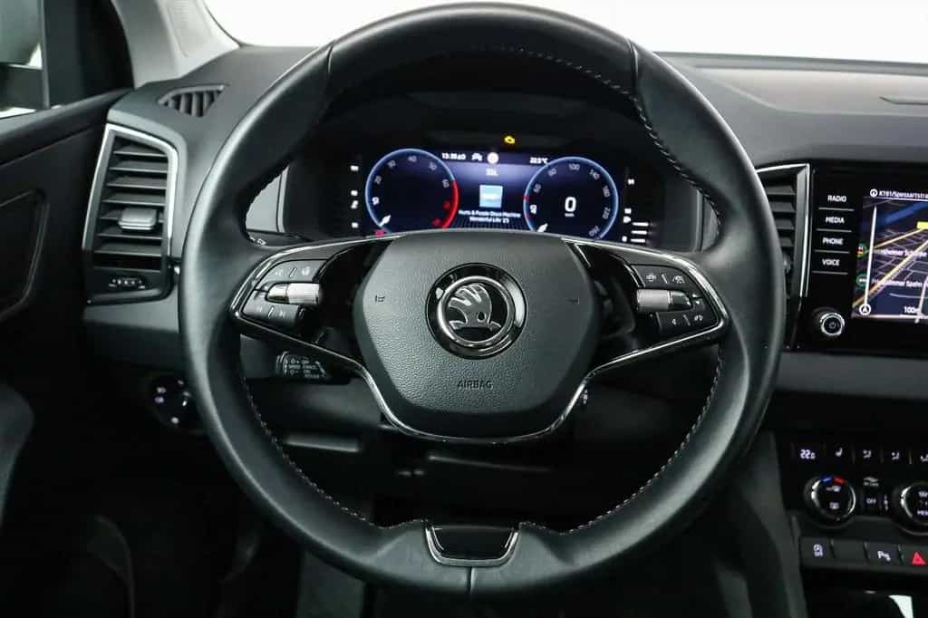 Skoda Karoq 1.5 TSI TOUR*LED*KESSY*AHK*KAMERA*PDC*NAVI 08/2022-photo-11