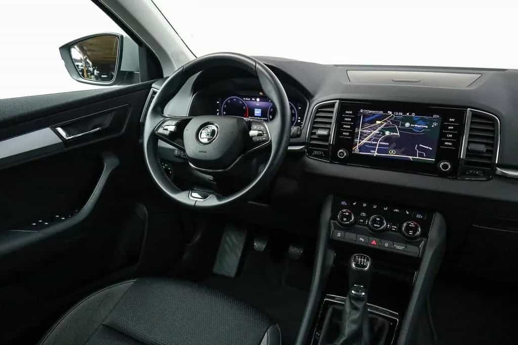 Skoda Karoq 1.5 TSI TOUR*LED*KESSY*AHK*KAMERA*PDC*NAVI 08/2022-photo-12