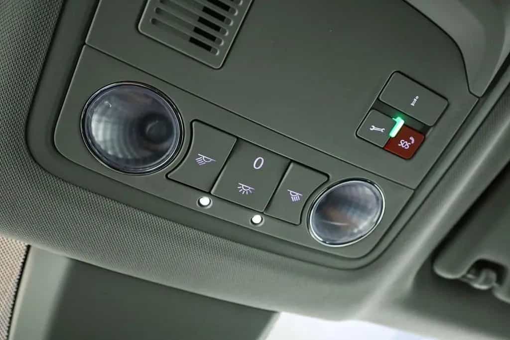 Skoda Karoq 1.5 TSI TOUR*LED*KESSY*AHK*KAMERA*PDC*NAVI 08/2022-photo-16