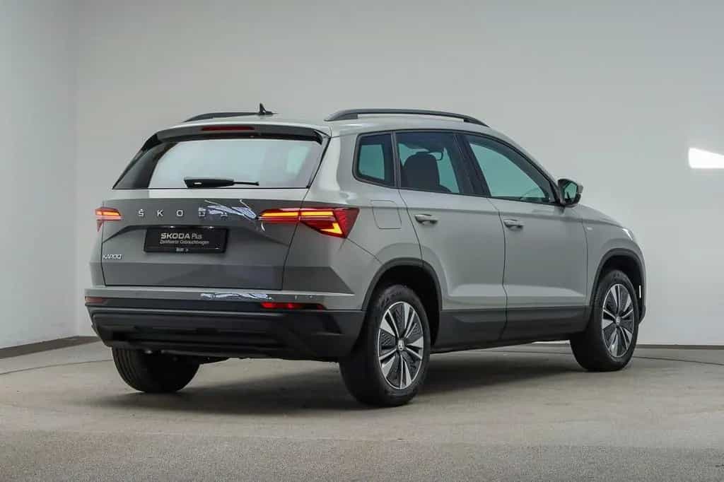 Skoda Karoq 1.5 TSI TOUR*LED*KESSY*AHK*KAMERA*PDC*NAVI 08/2022-photo-2