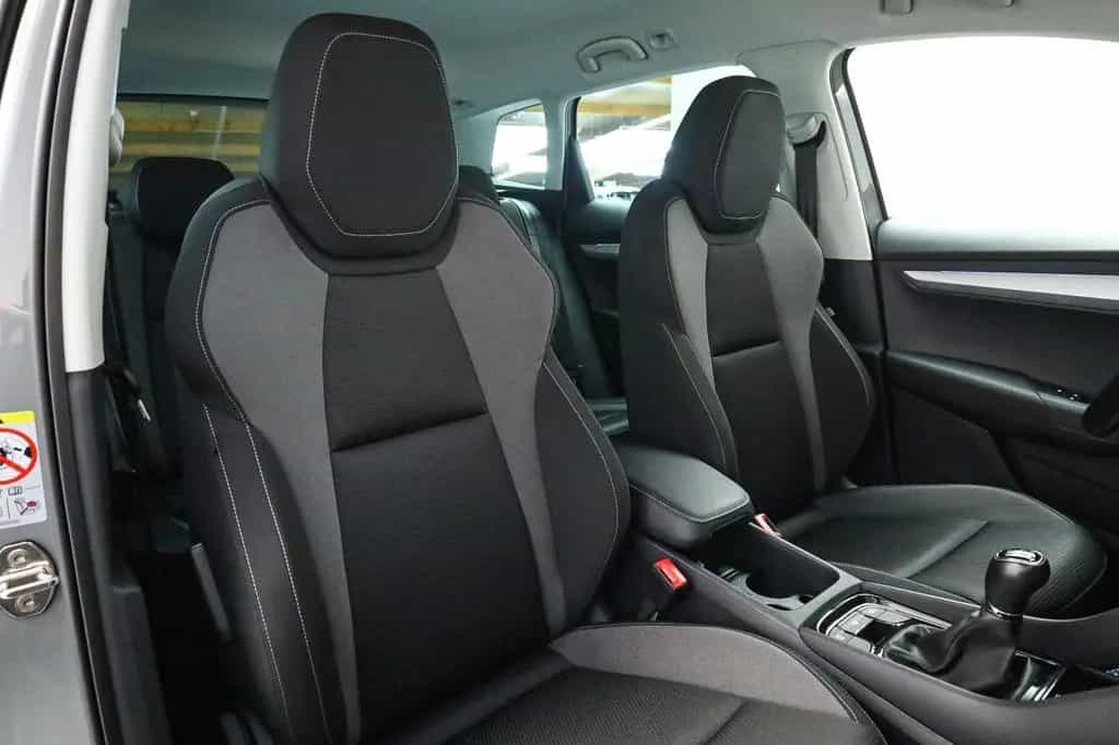 Skoda Karoq 1.5 TSI TOUR*LED*KESSY*AHK*KAMERA*PDC*NAVI 08/2022-photo-20