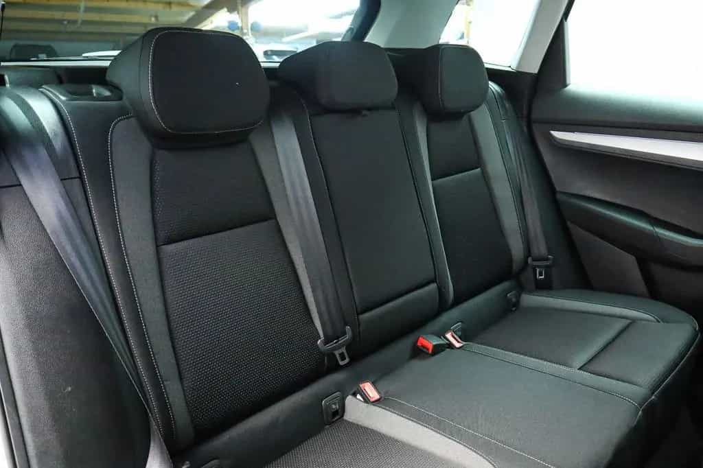 Skoda Karoq 1.5 TSI TOUR*LED*KESSY*AHK*KAMERA*PDC*NAVI 08/2022-photo-21
