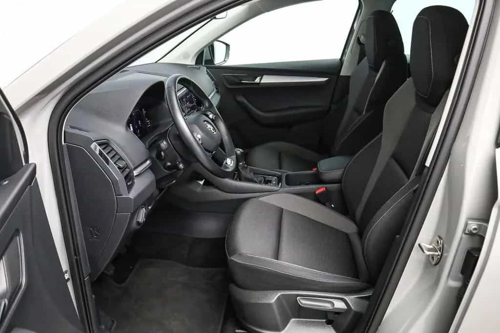 Skoda Karoq 1.5 TSI TOUR*LED*KESSY*AHK*KAMERA*PDC*NAVI 08/2022-photo-8