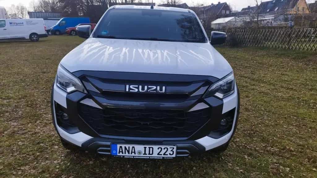 Isuzu D-Max Double Cab 4x4, V-Cross, AHZV, Hard-Top 03/2025-photo-1