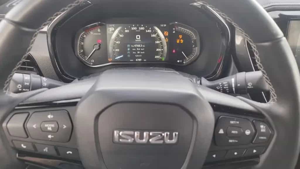 Isuzu D-Max Double Cab 4x4, V-Cross, AHZV, Hard-Top 03/2025-photo-10