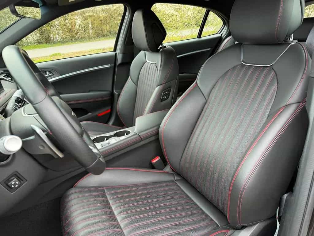 Genesis G70 Shooting Brake 2,2D AT Sport Tech-Komfort Le 11/2024-photo-7