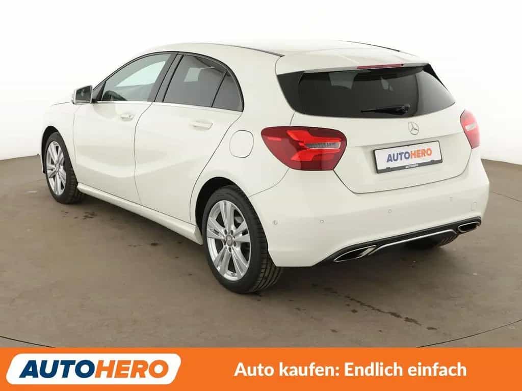 Mercedes-Benz A-Class 160 Urban Aut.*LED*TEMPO*CAM*PDC*SHZ*KLIMA* 03/2016-photo-3