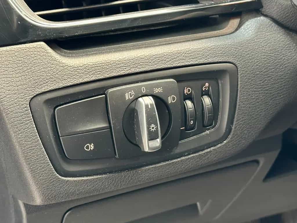 BMW X1 sDrive18i Advantage Navi*PDC*Klimaaut.*1.Hand 12/2019-photo-6