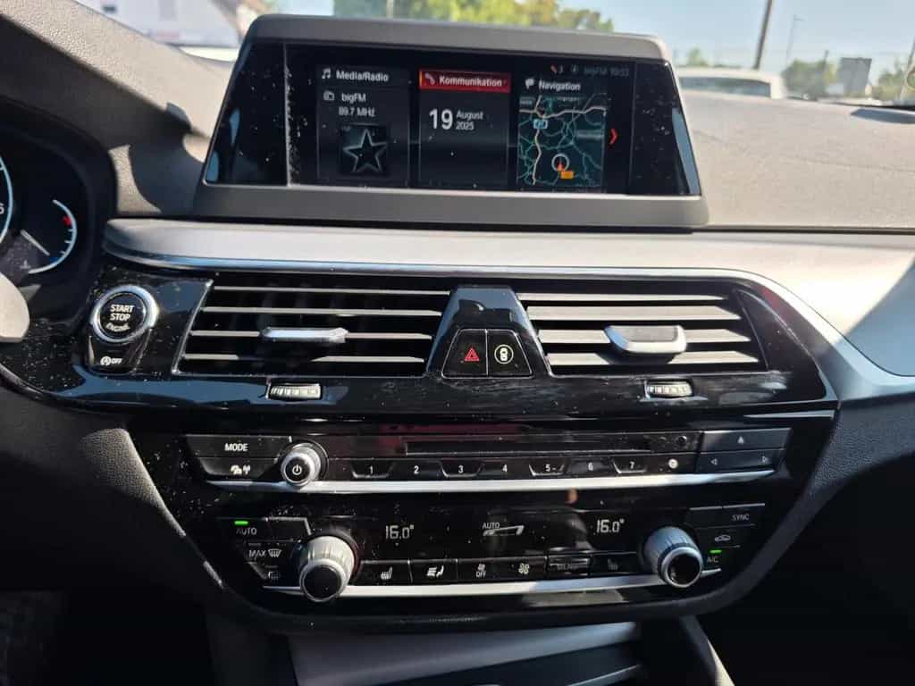 BMW 5 Series 520 Baureihe 5 Lim. 520 i *Automatik* 12/2017-photo-17