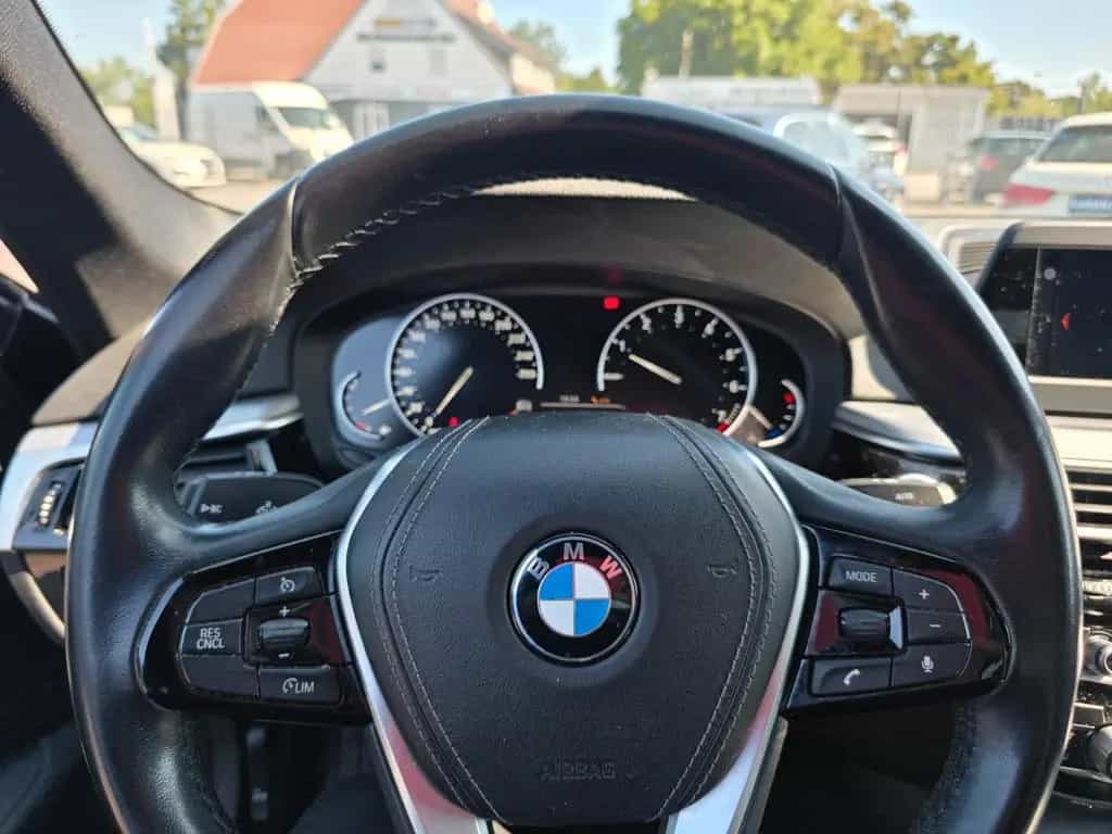 BMW 5 Series 520 Baureihe 5 Lim. 520 i *Automatik* 12/2017-photo-19