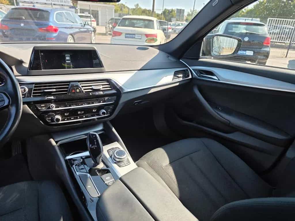 BMW 5 Series 520 Baureihe 5 Lim. 520 i *Automatik* 12/2017-photo-21