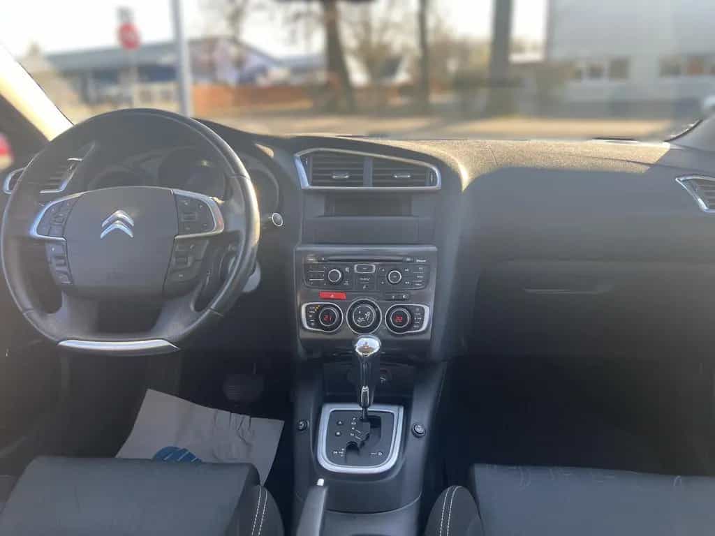 Citroën C4 Lim. Tendance 04/2012-photo-18