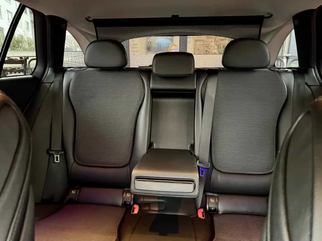 Mercedes-Benz C-Class 220 Avantgarde 4Matic Business Paket 1. Hand 12/2021-photo-24