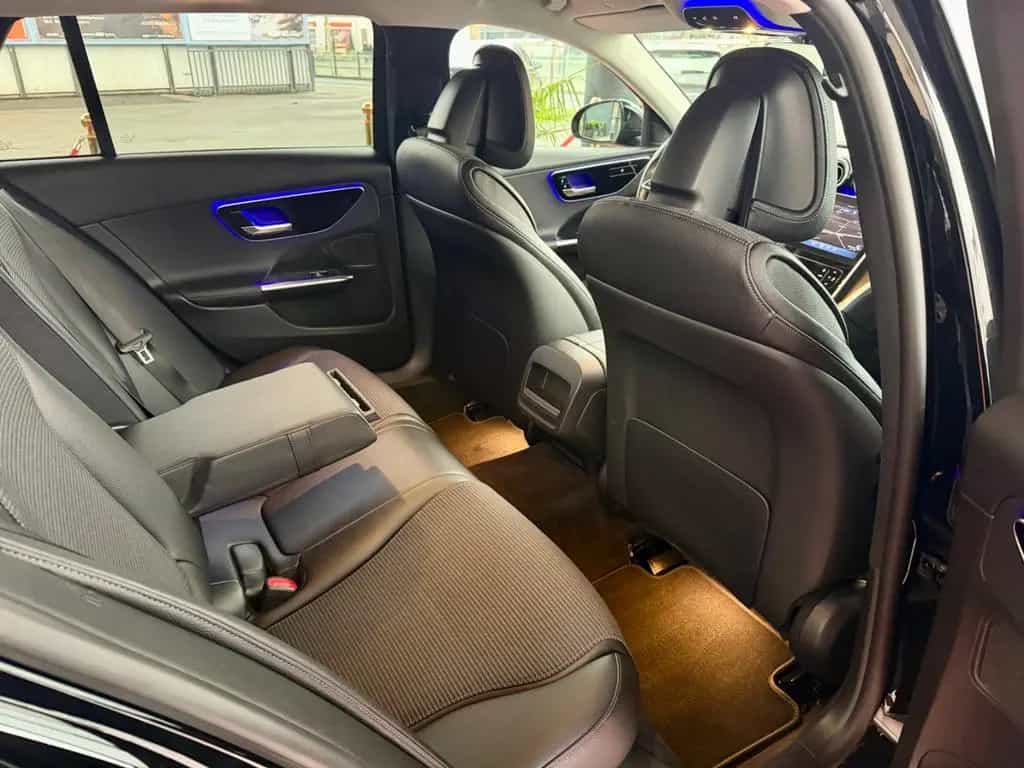Mercedes-Benz C-Class 220 Avantgarde 4Matic Business Paket 1. Hand 12/2021-photo-31