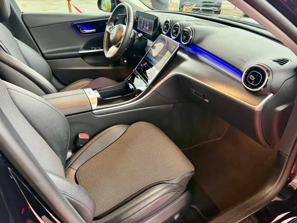 Mercedes-Benz C-Class 220 Avantgarde 4Matic Business Paket 1. Hand 12/2021-photo-32