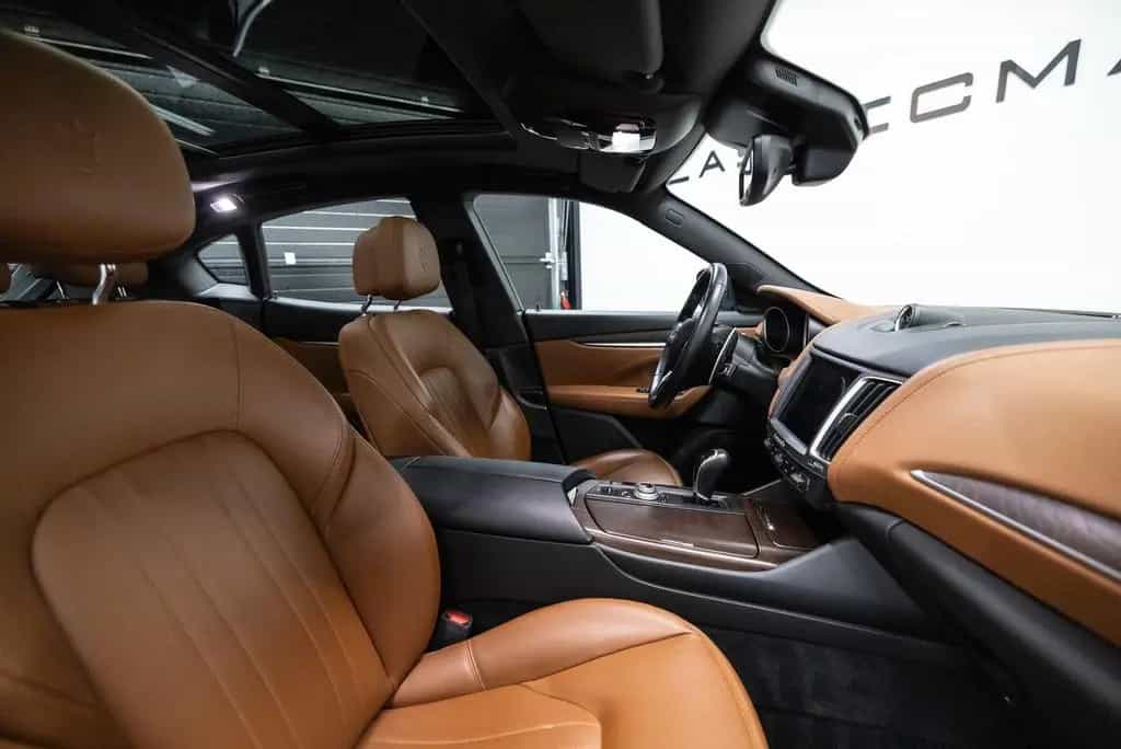 Maserati Levante 3.0 V6 AWD GranLusso Dealer auto 06/2017-photo-1