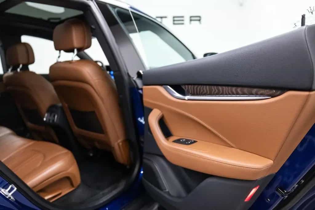 Maserati Levante 3.0 V6 AWD GranLusso Dealer auto 06/2017-photo-19