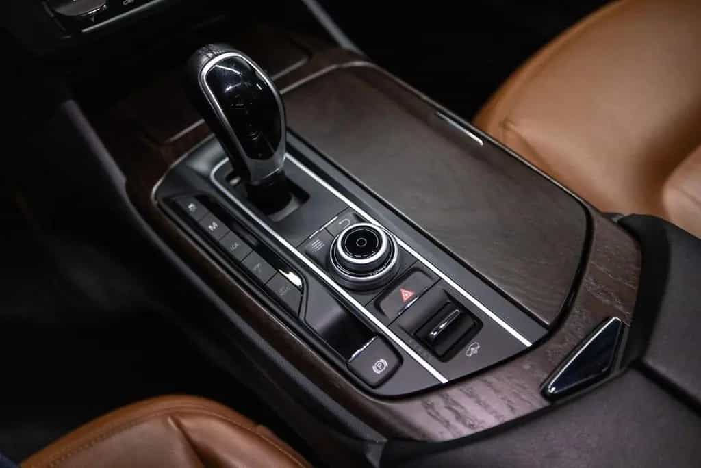 Maserati Levante 3.0 V6 AWD GranLusso Dealer auto 06/2017-photo-23