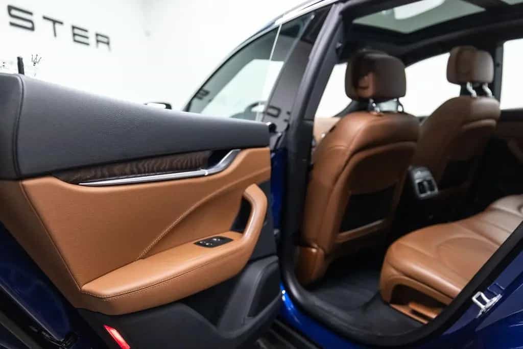 Maserati Levante 3.0 V6 AWD GranLusso Dealer auto 06/2017-photo-35