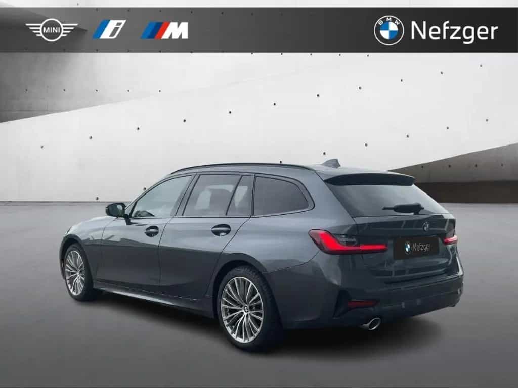 BMW 320 d xDrive Touring Sport Line  Park-Assistent 08/2022-photo-2