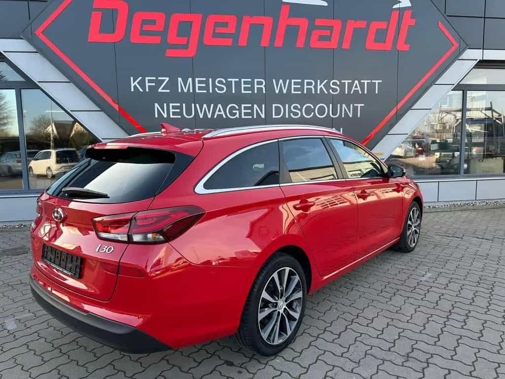 Hyundai i30 cw Premium LED ACC KAMERA LANE BLIND 12/2019-photo-10