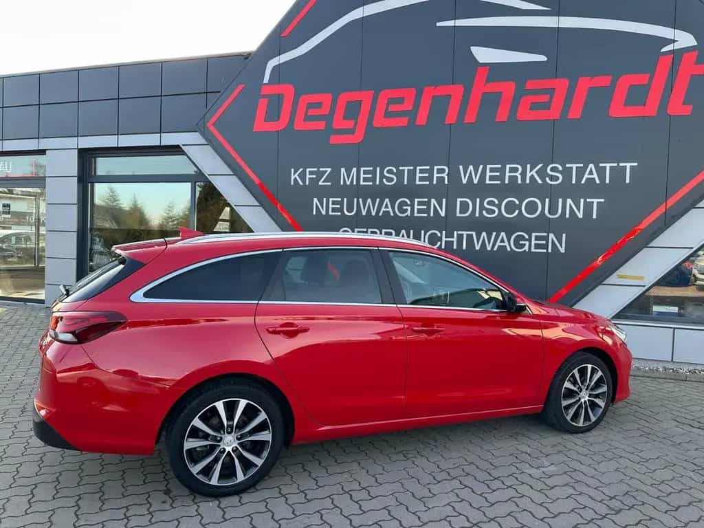 Hyundai i30 cw Premium LED ACC KAMERA LANE BLIND 12/2019-photo-12