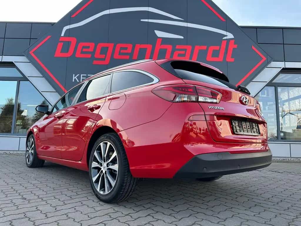 Hyundai i30 cw Premium LED ACC KAMERA LANE BLIND 12/2019-photo-17