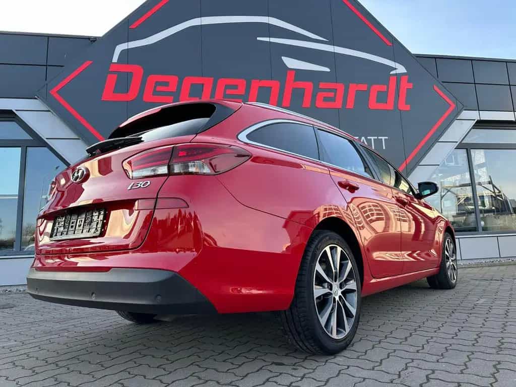 Hyundai i30 cw Premium LED ACC KAMERA LANE BLIND 12/2019-photo-18