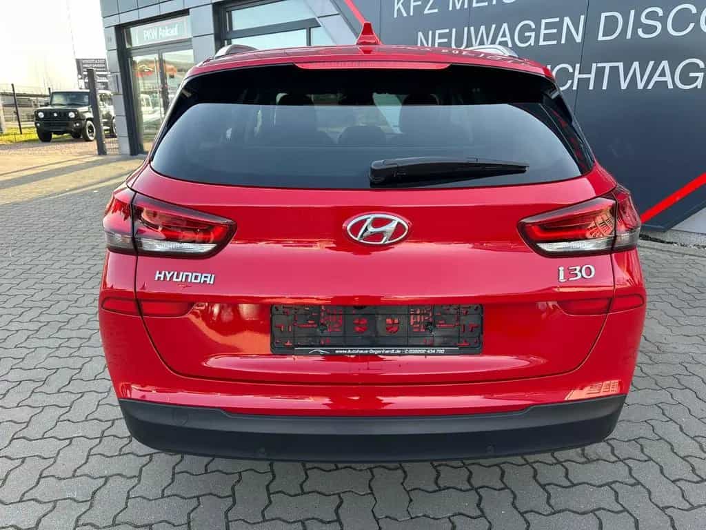 Hyundai i30 cw Premium LED ACC KAMERA LANE BLIND 12/2019-photo-7