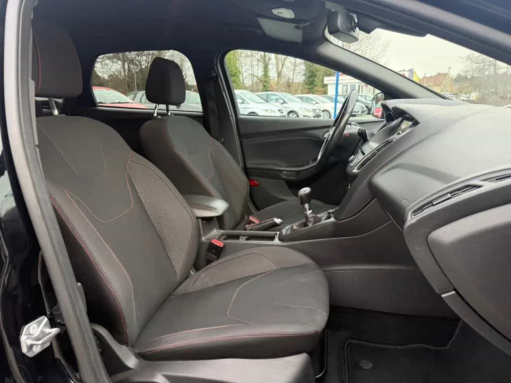 Ford Focus 1,5 EcoBoost ST-Line Turnier*NeuerMotor! 05/2018-photo-16