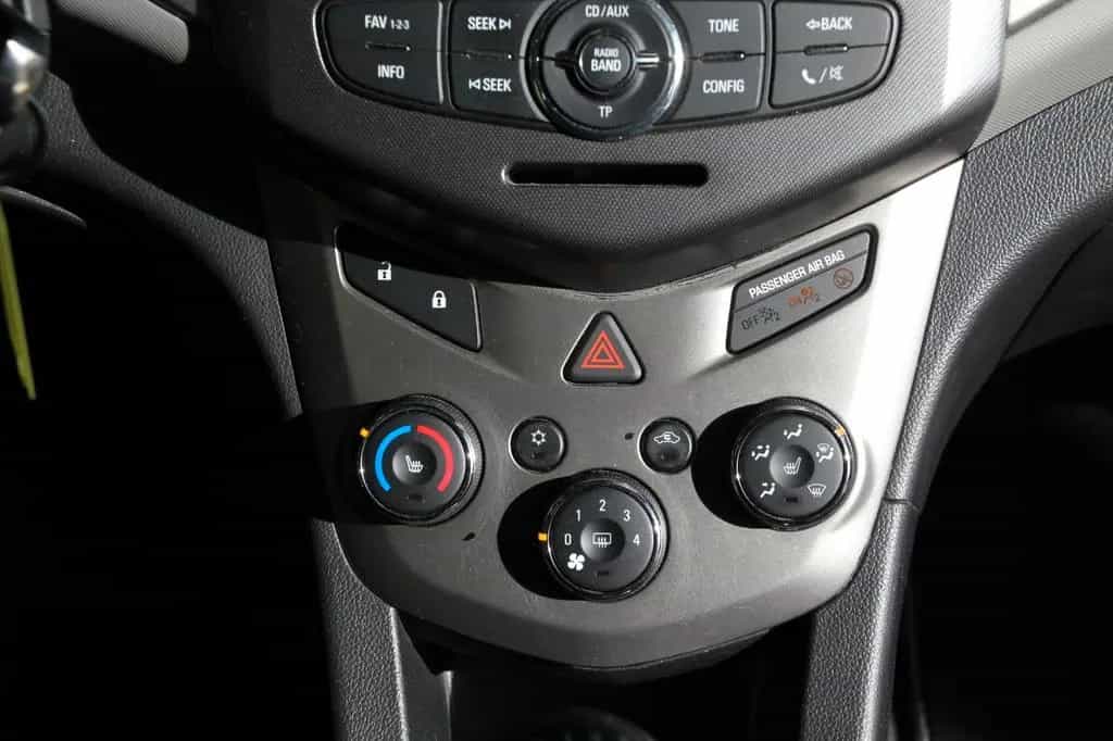 Chevrolet Aveo LTZ 07/2012-photo-18