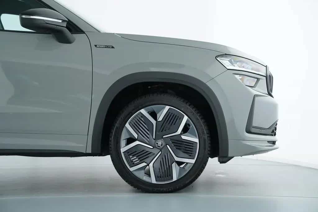 Skoda Kodiaq SPORTLINE 2.0TDI DSG 4x4 7-SITZE+HEAD-UP 06/2025-photo-4