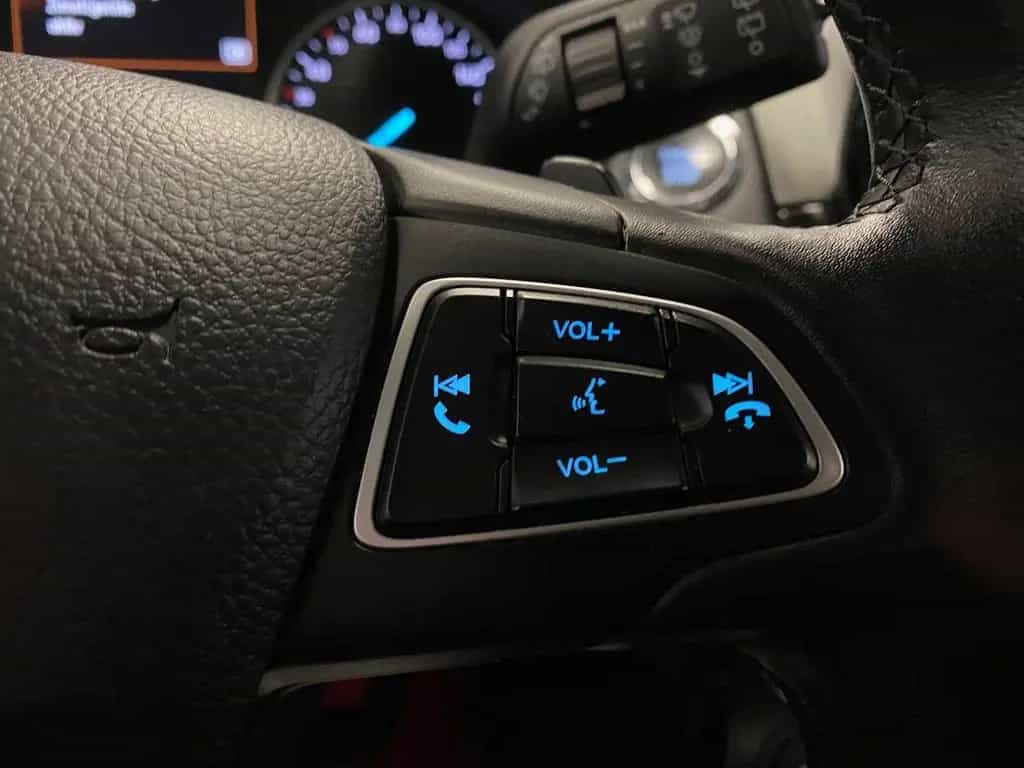 Ford EcoSport 1.0 Titanium Automatik+AHK++NAVIGATION+ 04/2018-photo-11