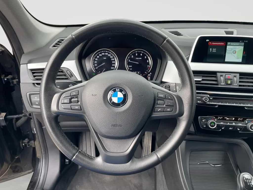 BMW X1 sDrive 18i Advantage SHZ PDC NAV TEMPO 09/2018-photo-11