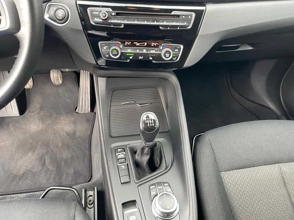BMW X1 sDrive 18i Advantage SHZ PDC NAV TEMPO 09/2018-photo-12