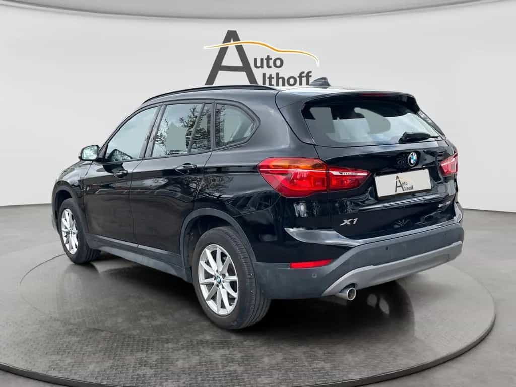 BMW X1 sDrive 18i Advantage SHZ PDC NAV TEMPO 09/2018-photo-3