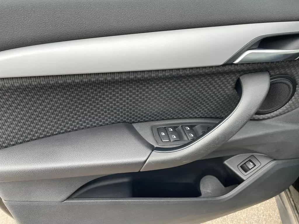 BMW X1 sDrive 18i Advantage SHZ PDC NAV TEMPO 09/2018-photo-9