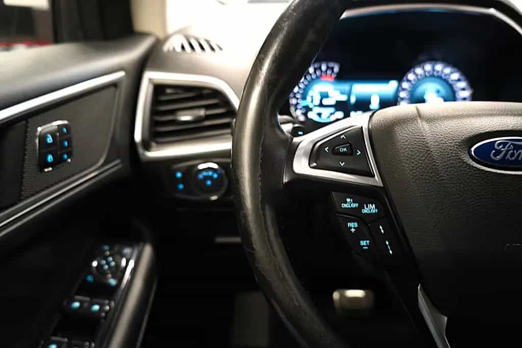 Ford Edge Sport 4x4*Unfallfrei*Navi*Pano* 06/2017-photo-19