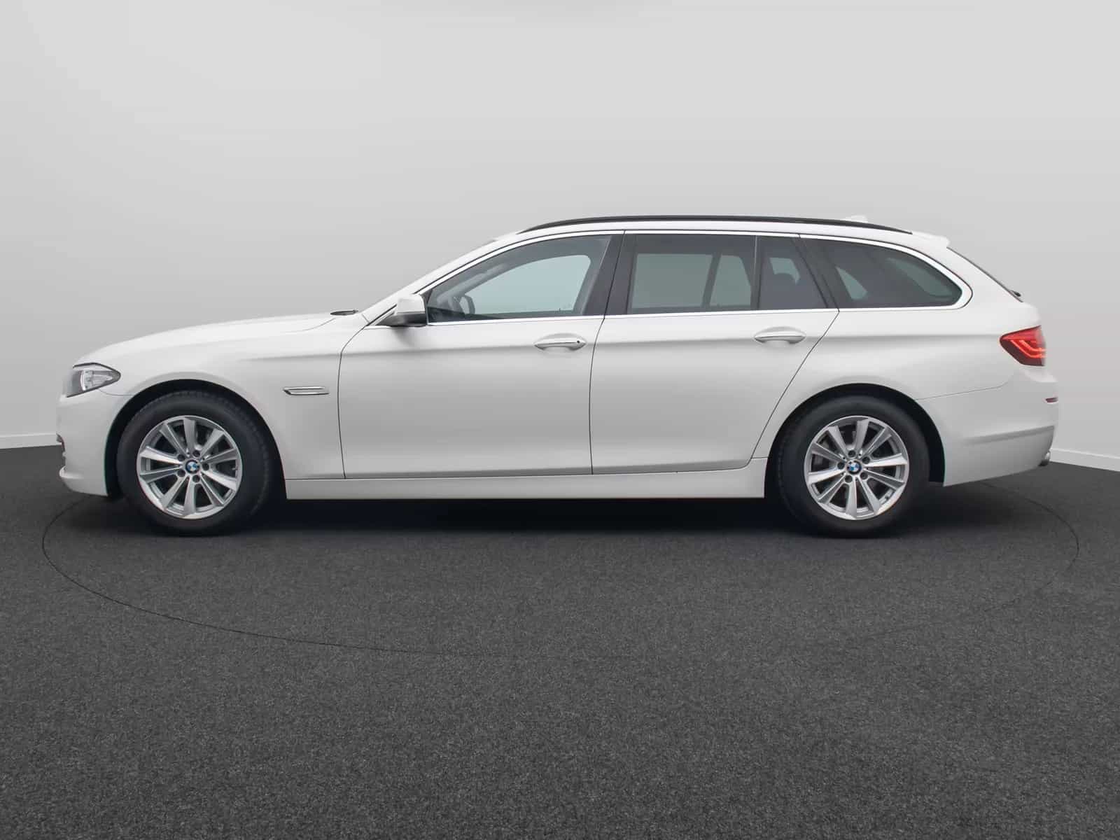 BMW 5 Series 06/2016-photo-10