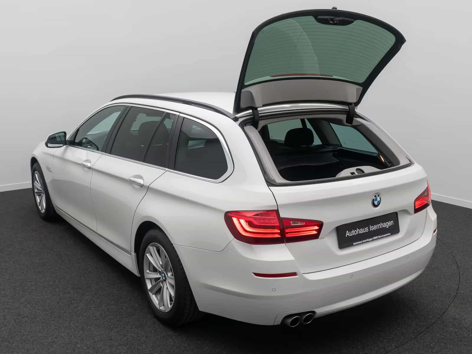 BMW 5 Series 06/2016-photo-13