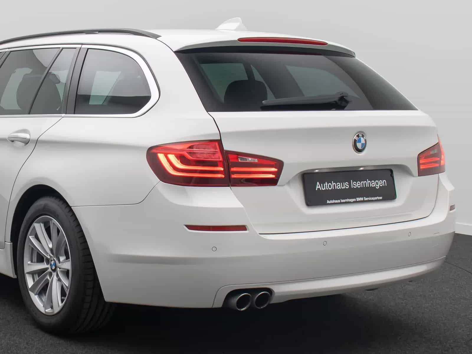 BMW 5 Series 06/2016-photo-15