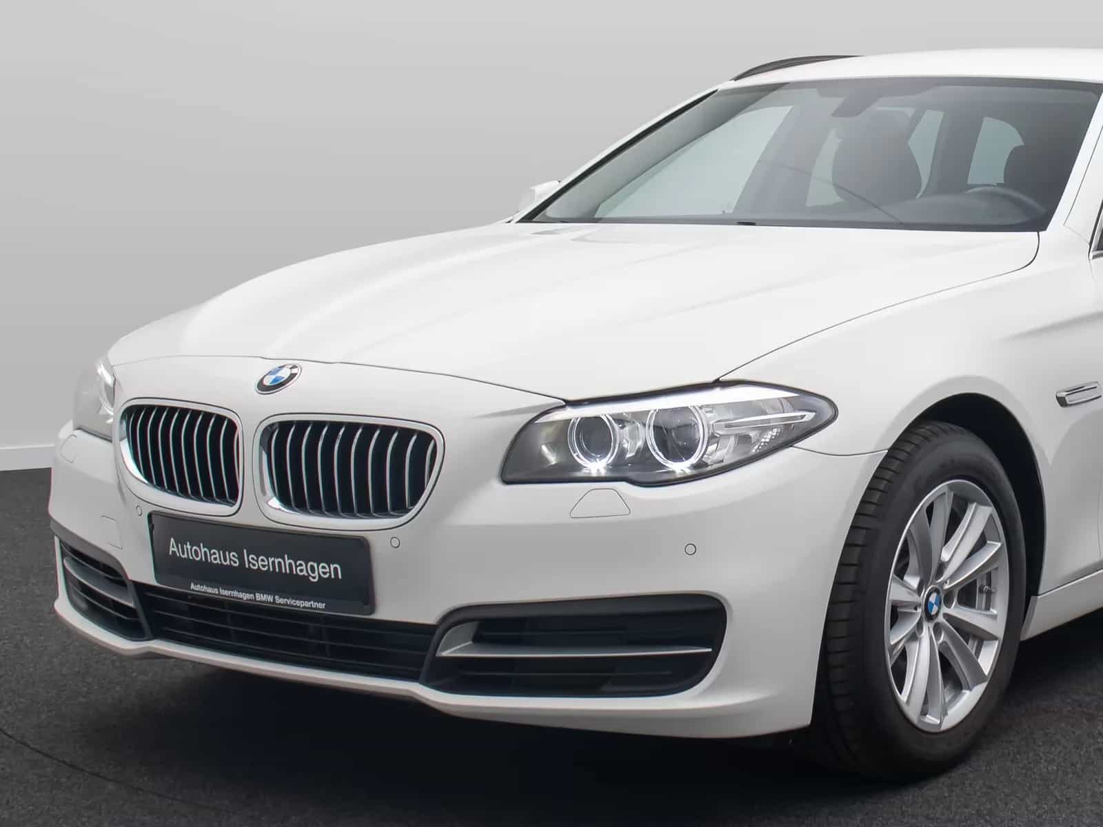 BMW 5 Series 06/2016-photo-16