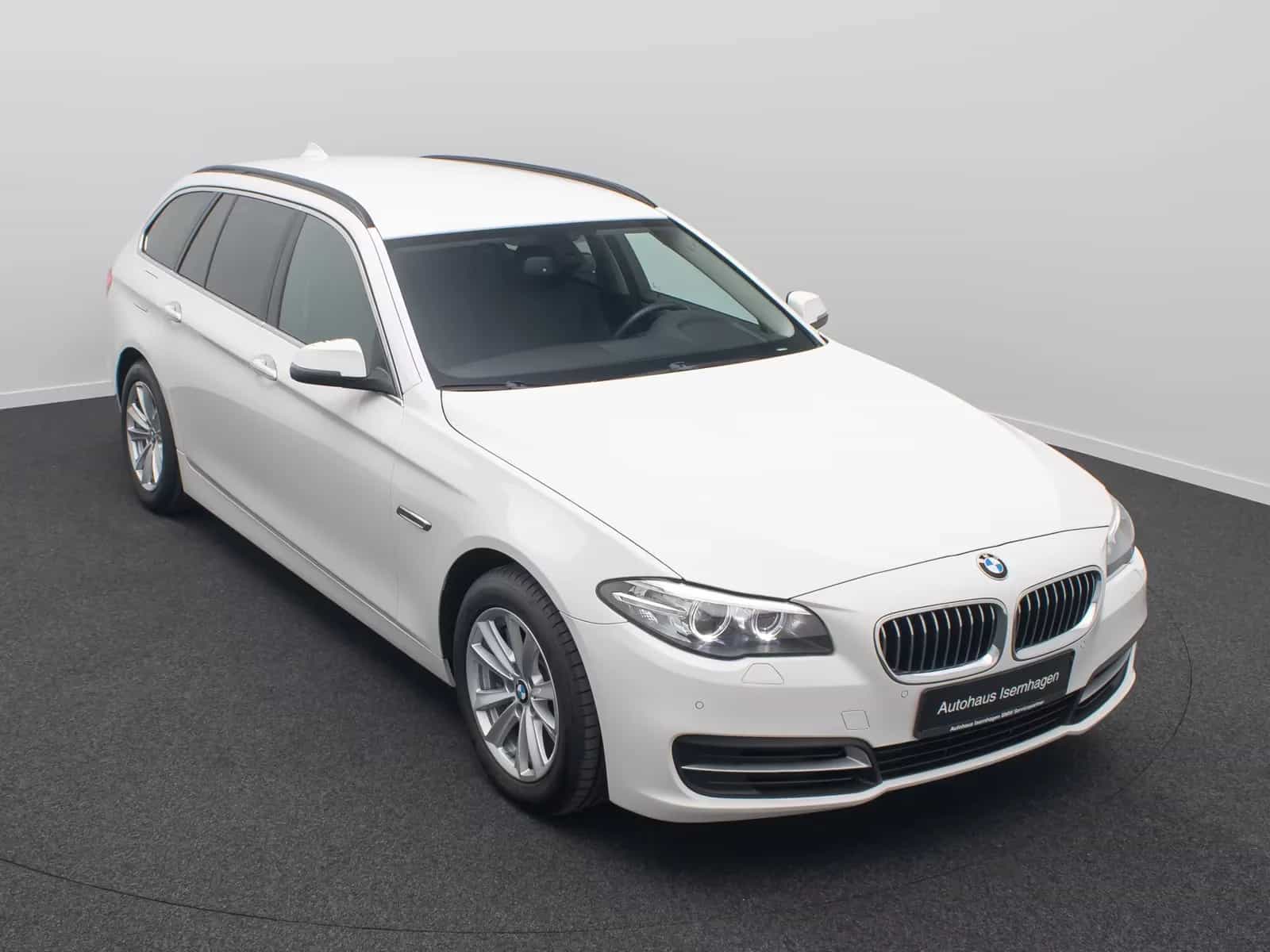 BMW 5 Series 06/2016-photo-2
